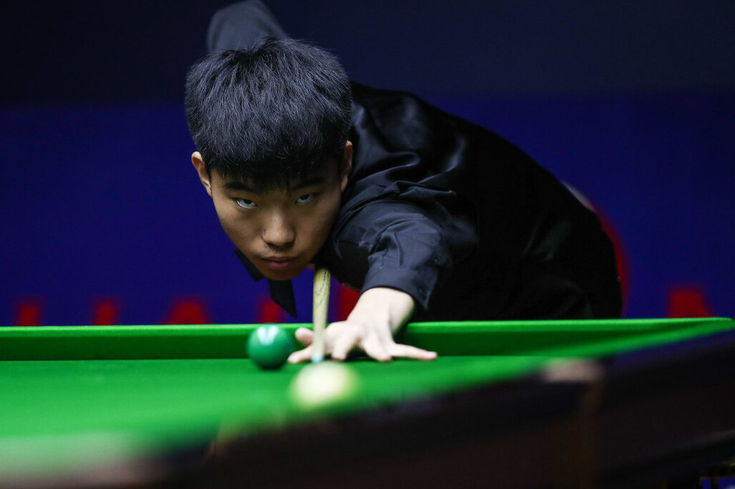  白色液体乳白色波纹疾走 